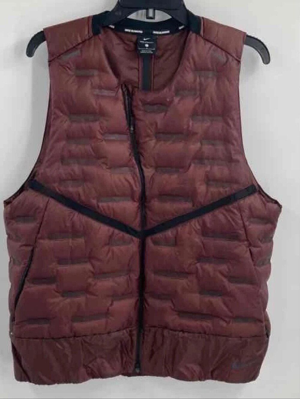 NIKE Running Aeroloft Stay Warm Woven Running Reflective Down Maroon Large